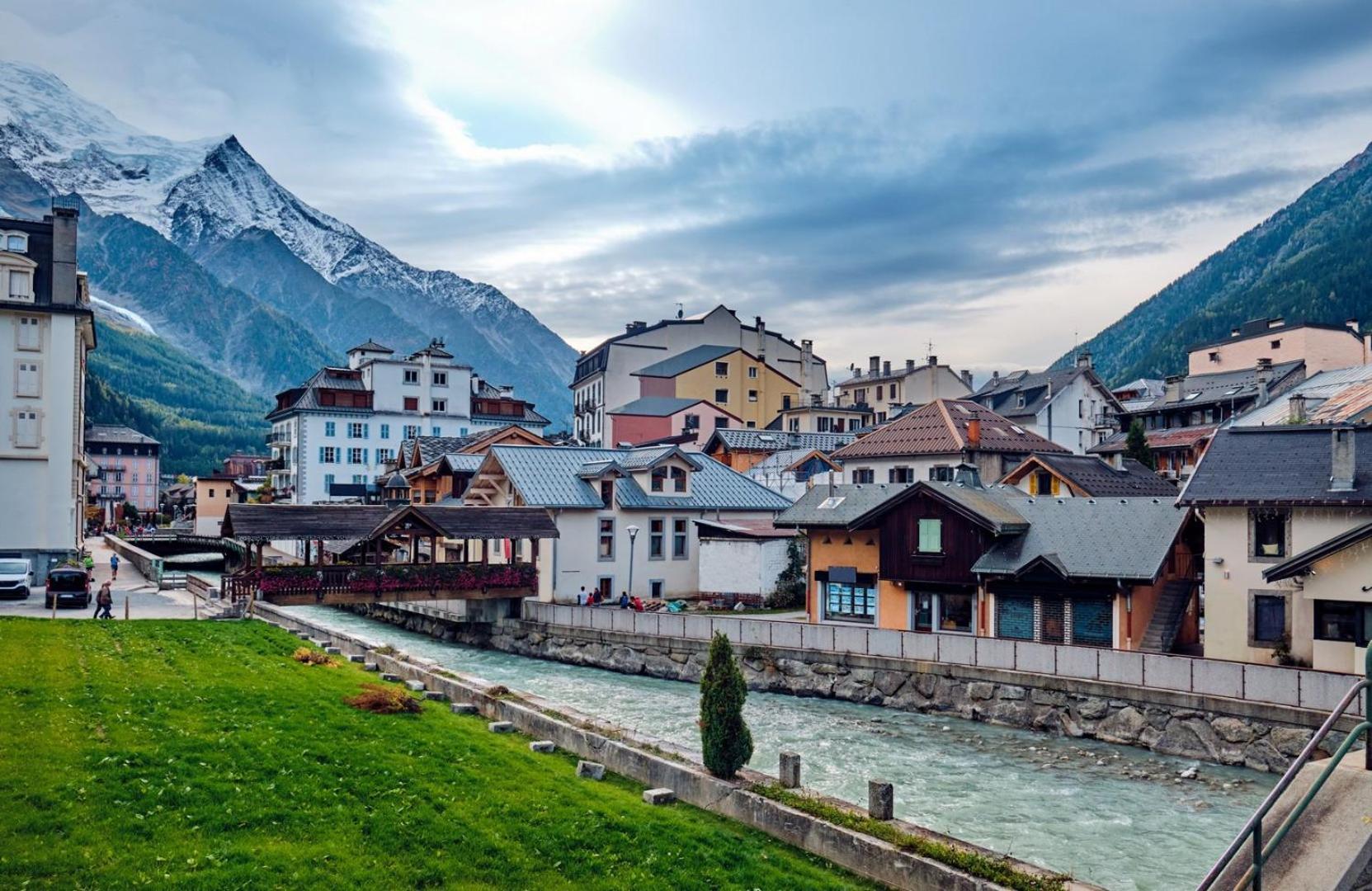 Apartment Au Bon Coin - Luxury Chamonix Hidden Haven, Mont Blanc View, Hot Tub And Garden Экстерьер фото
