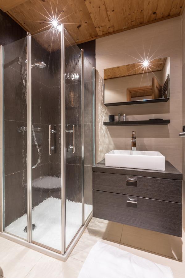 Apartment Au Bon Coin - Luxury Chamonix Hidden Haven, Mont Blanc View, Hot Tub And Garden Экстерьер фото