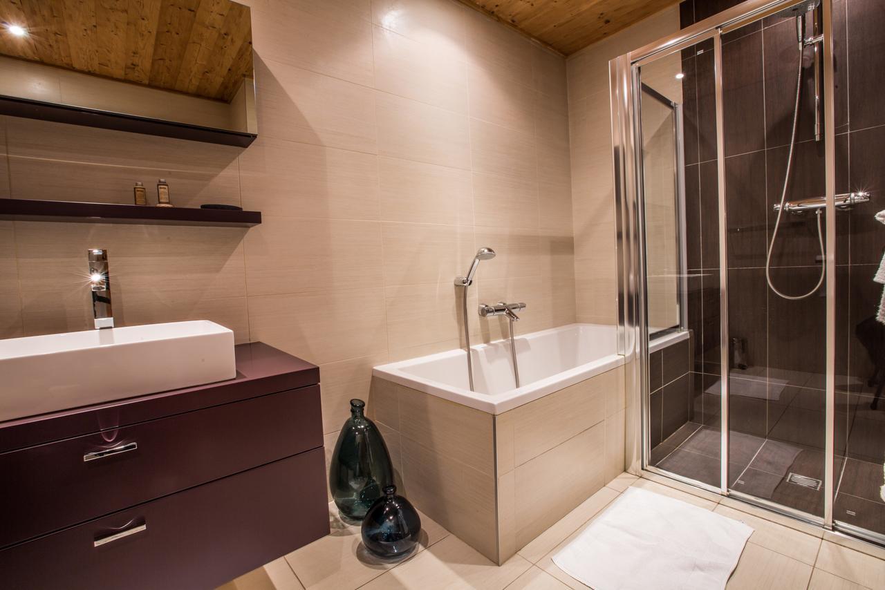 Apartment Au Bon Coin - Luxury Chamonix Hidden Haven, Mont Blanc View, Hot Tub And Garden Экстерьер фото